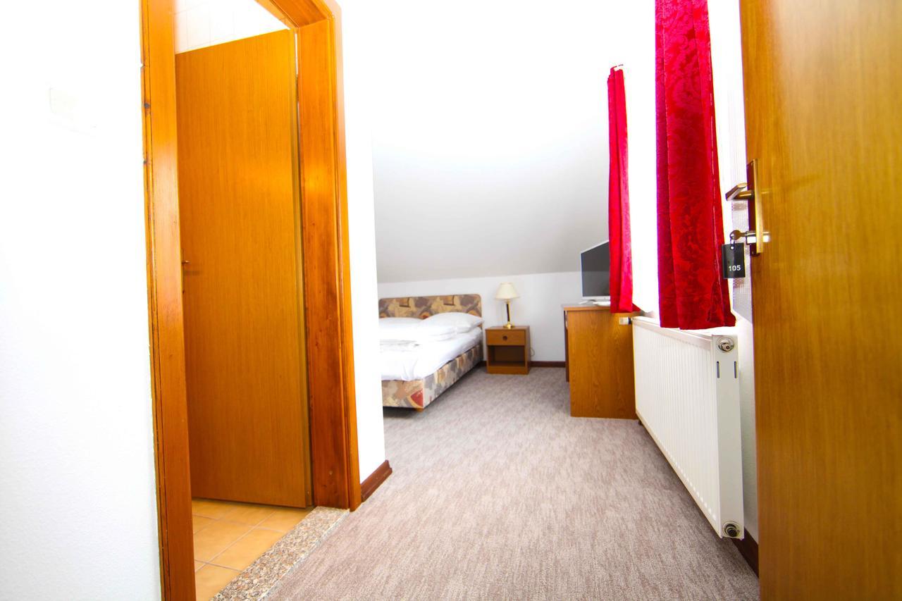Hard Rock Rooms For Two Livno Eksteriør billede