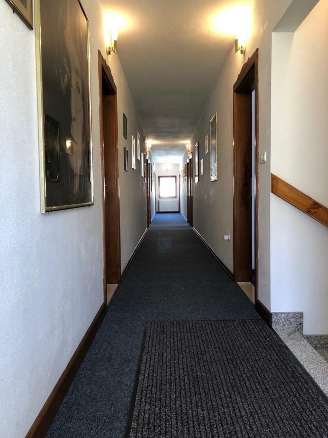 Hard Rock Rooms For Two Livno Eksteriør billede